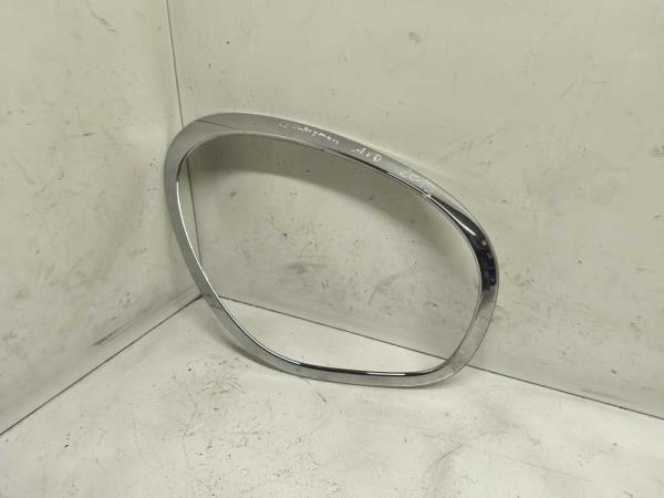 MOULURE PHARE DROIT - Vue 1